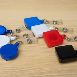 Yo-Yo Name Tag Holders