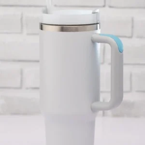 Stanley Mug with Frosted Lid - Image 4
