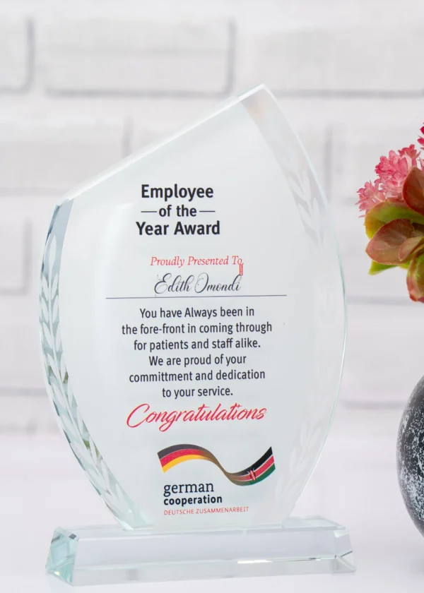 Slashed Glass Award 13cm x 18cm Nairobi Call WhatsApp 0741371516 Foreverbrand